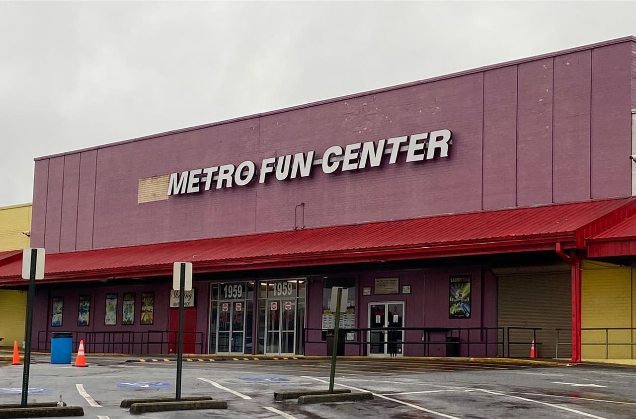 Por una bola de boliche: muere mujer tras discusión que terminó en tiroteo en Metro Fun Center