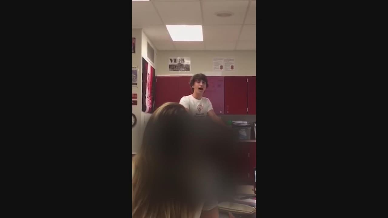 Un estudiante de Florida fue descalificado como presidente de su curso por un discurso similar al de Trump