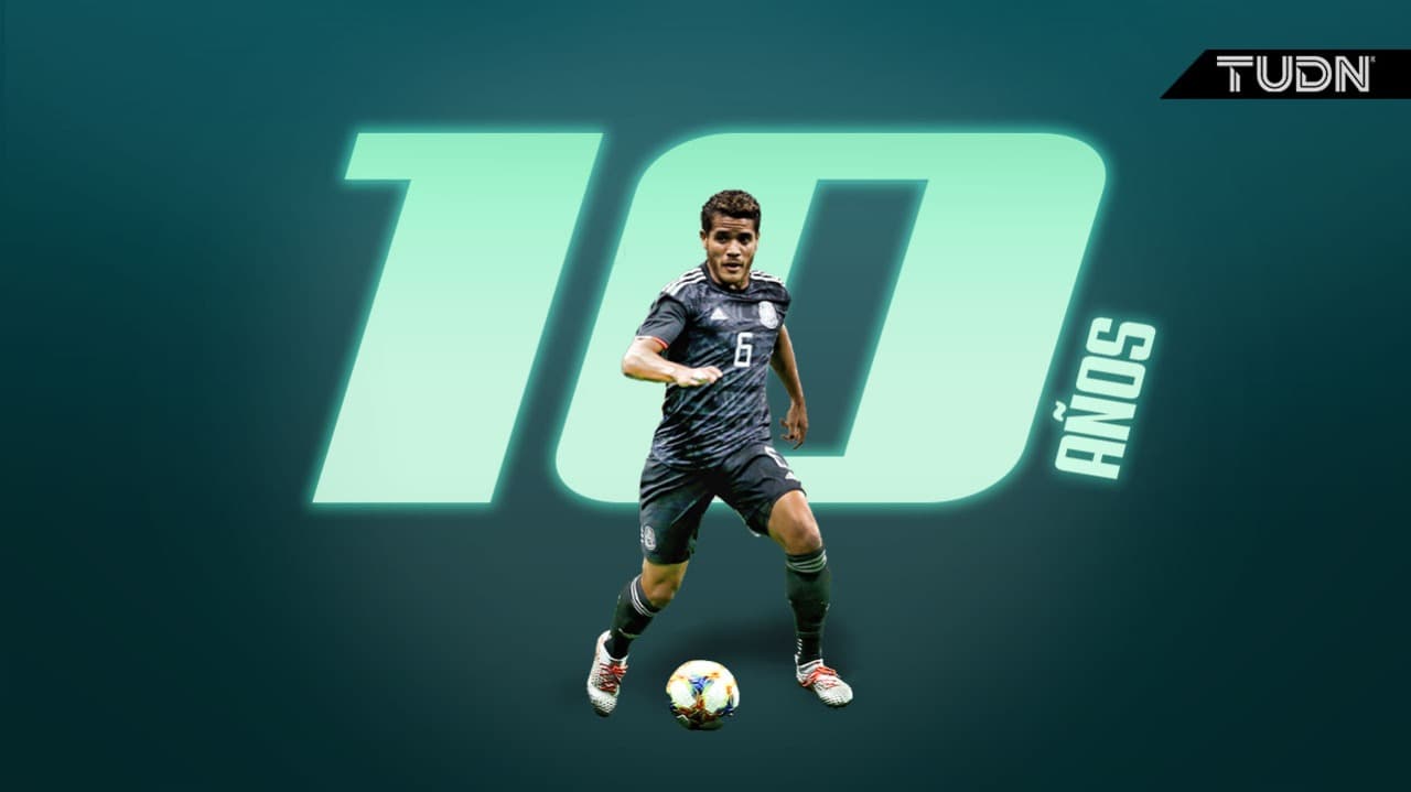 Jonathan dos Santos cumple 10 años como jugador de futbol profesional, lo ganó todo con el Barcelona y la Copa Oro con la Selección; ya jugó un Mundial.