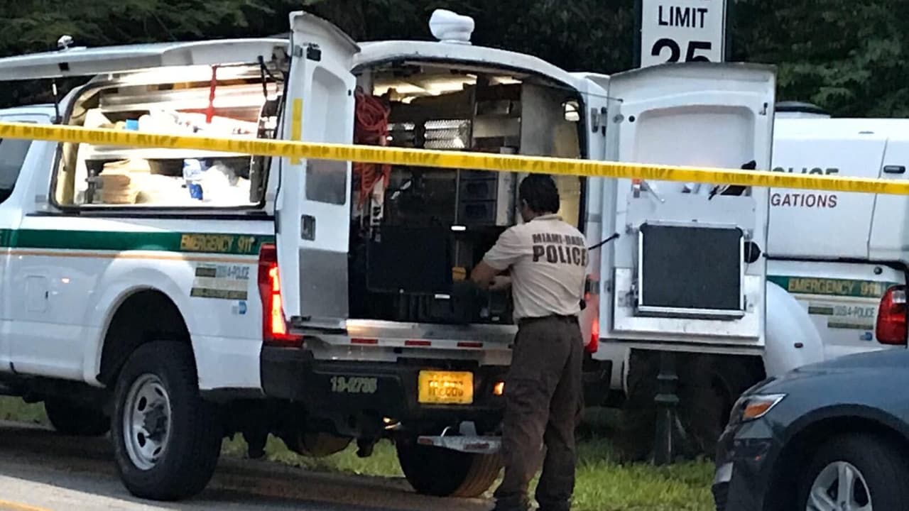 Policía investiga posible homicidio de una mujer dentro de un auto en Miami Shores