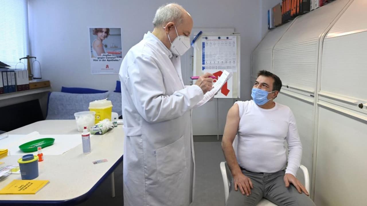 Colesterol y salud mental: algunos de los servicios que prestan las clínicas comunitarias de Los Ángeles