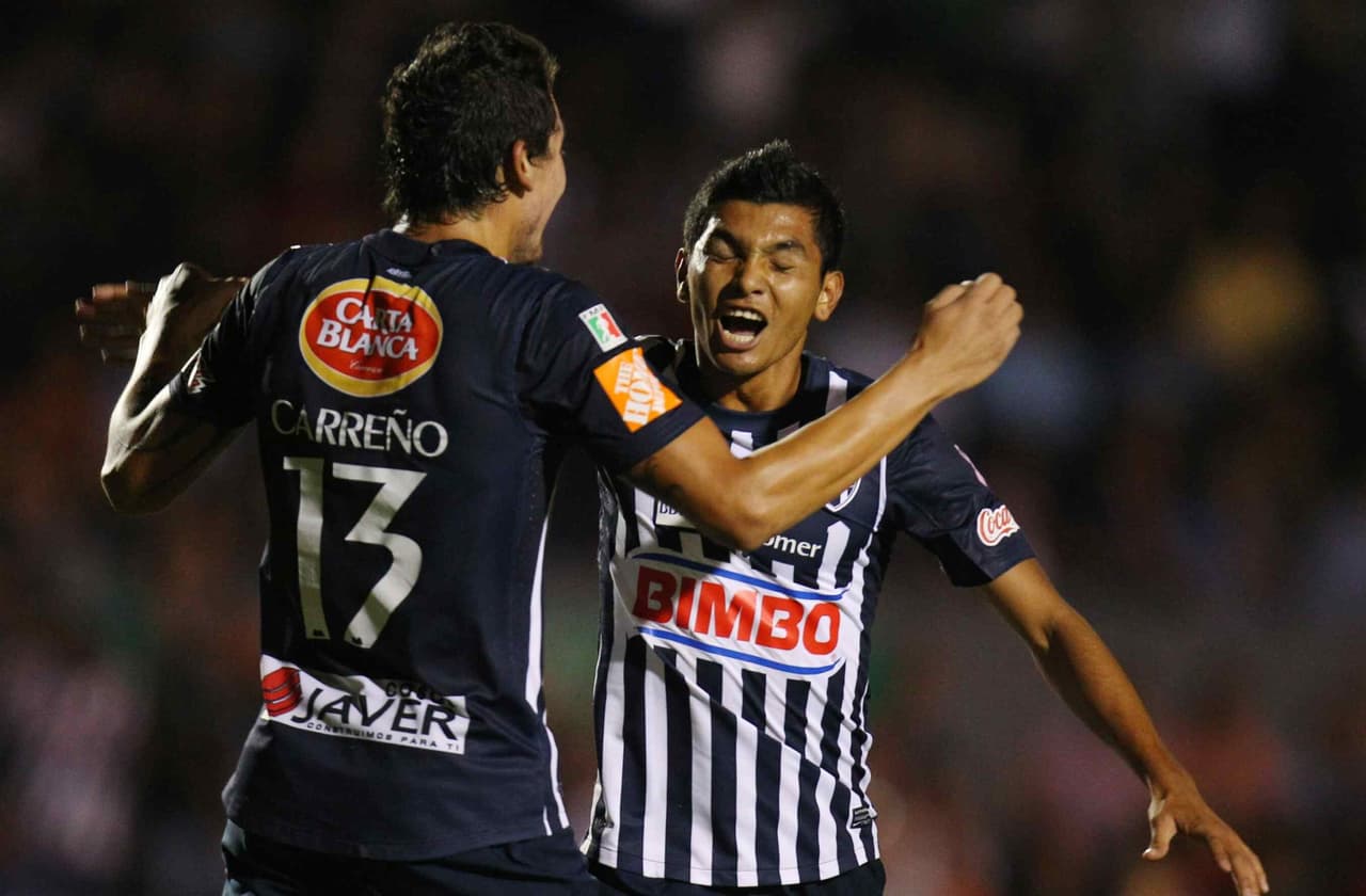 Dada la corta estatura del ahora jugador del Porto, el mote se transformó en ‘Tecatito’. El apodo le ha acompañado desde entonces en su carrera futbolística internacional.