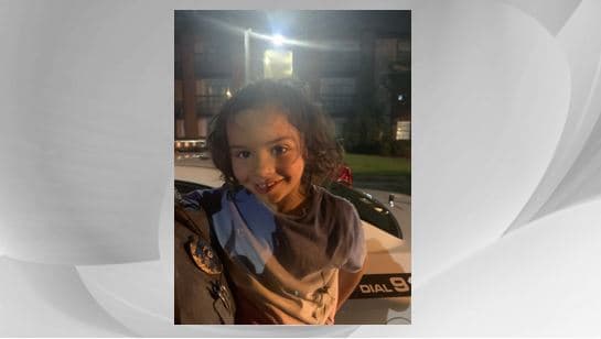 Encuentran a niña de dos años caminando sola por complejo de apartamentos de Lawrenceville