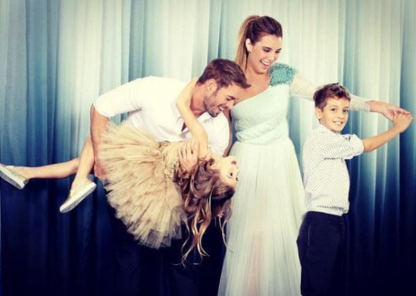 Pero su felicidad no solo la reflejan al posar solos, también cuando aparecen en familia.