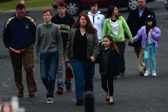 El fatal tiroteo del viernes 14 de diciembre en la escuela elemental o primaria Sandy Hook de Newtown, Connecticut, enlutó a Estados Unidos.