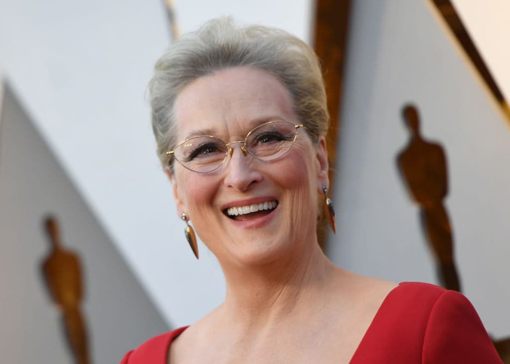 Sólo una villana así de emblemática podría ser interpretada por Meryl Streep (quien ya dio muestras de ser bastante malvada en ‘El diablo viste a la moda’ (2006)). Muchos han comentado en redes sociales que la actriz “nació para ser el hada madrina de Shrek”.