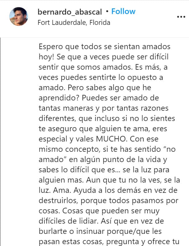 "Sé que a veces puede ser difícil sentir que somos amados. Es más, a veces puedes sentirte lo opuesto a amado. Pero ¿sabes algo que he aprendido? 
<b>Puedes ser amado de tantas maneras</b> y por tantas razones diferentes, que incluso si no lo sientes te aseguro que alguien te ama, eres especial y vales mucho". 
<br>