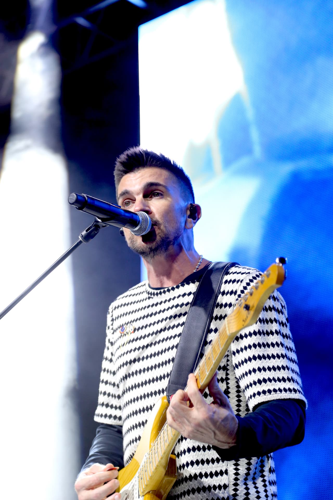 El tema ‘La Plata’ fue producido por Mauricio Rengifo y Andrés Torres, responsables de crear el tema 
<b><a href="https://www.univision.com/noticias/edicion-digital/la-cancion-despacito-rompe-7-records-guinness-video">‘Despacito’ de Luis Fonsi</a></b>.