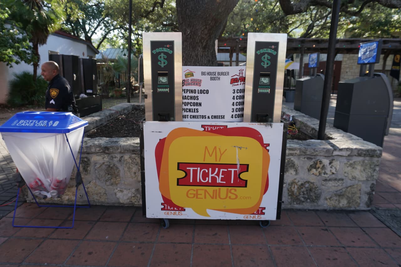 Ram Herrera, Los Banger Broz and Jorge Alejandro took the stage inside La Villita.