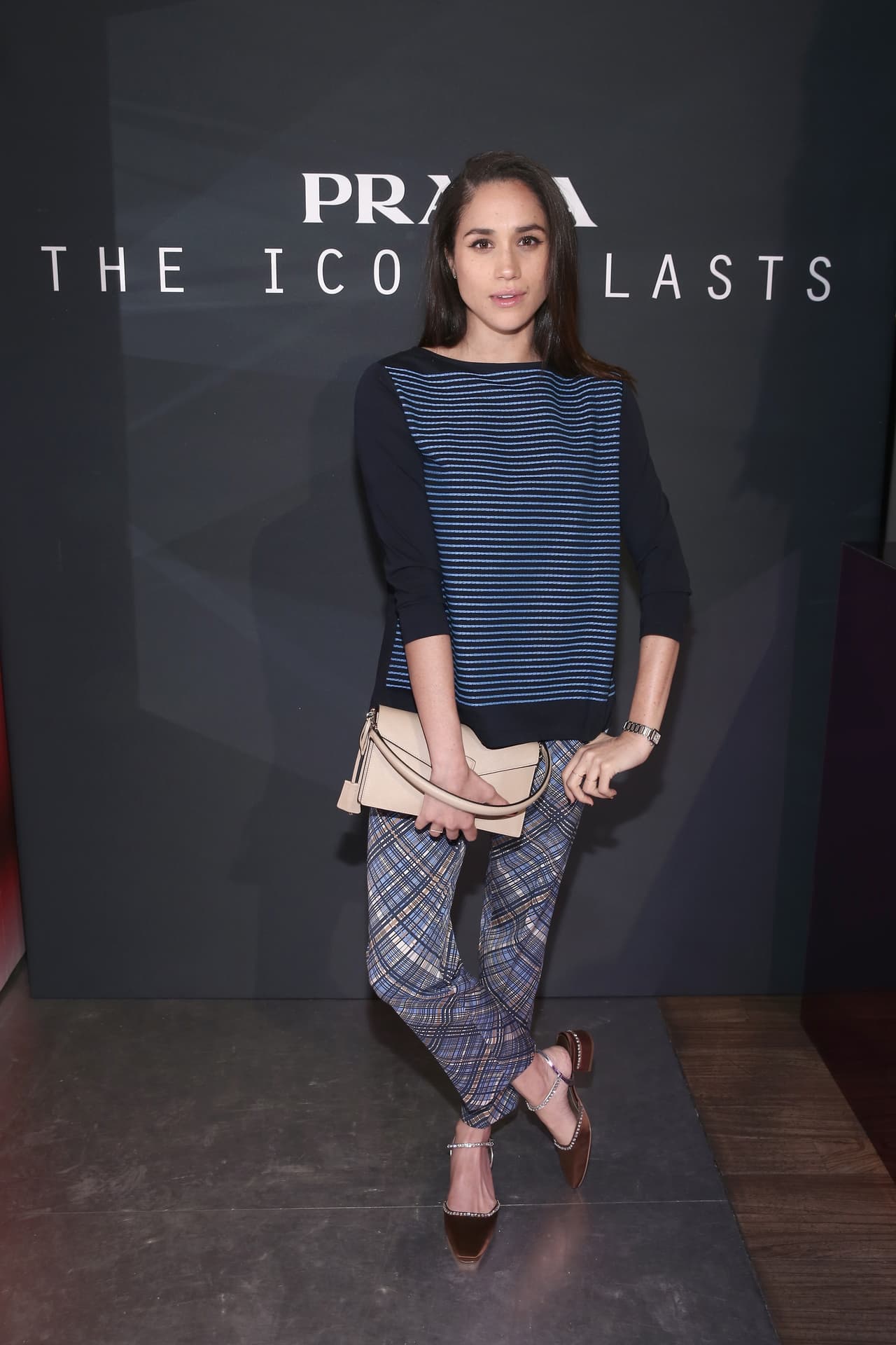 <b>Febrero, 2015</b>
<br>Para este evento de Prada 'The Iconoclasts', la actriz se vistió relajadamente y de pies a cabeza de la marca italiana. Además lució un maquillaje mucho más natural.