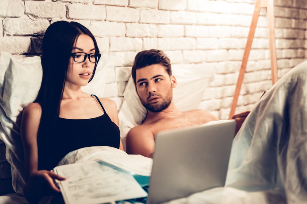 No suelen procrastinar mucho, a menos que sea estrictamente necesario y prefieren hacer bien las cosas hoy y no esperar a mañana. Su sentido de responsabilidad y seriedad no se los permite.