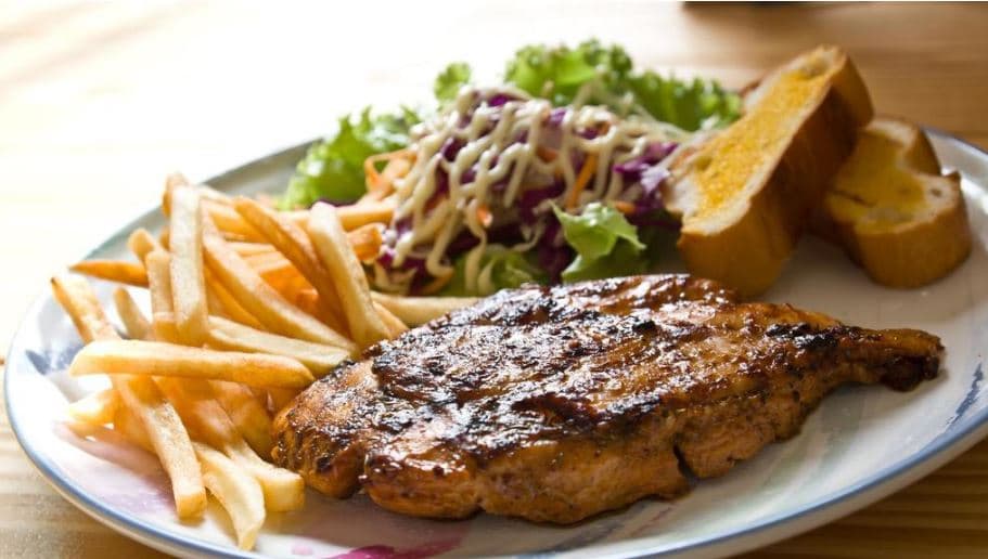 Negocios suben los precios tras comenzar el 7% de IVU en alimentos preparados