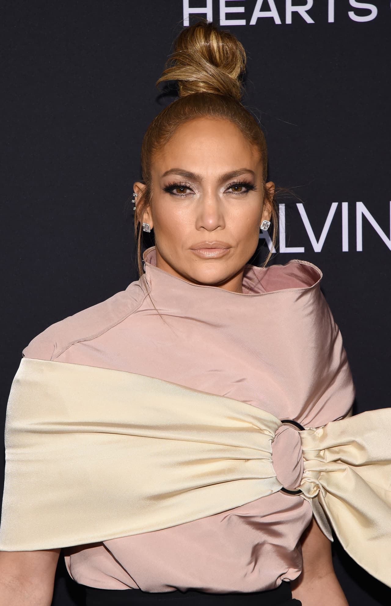 La noche del pasado lunes, 15 de octubre, fue una de 
<b><a href="https://www.univision.com/entretenimiento/jlo-ya-habia-conquistado-a-alex-rodriguez-desde-hace-20-anos-y-esta-foto-lo-demuestra-fotos">emociones intensas para Jennifer López</a> (JLo)</b>.