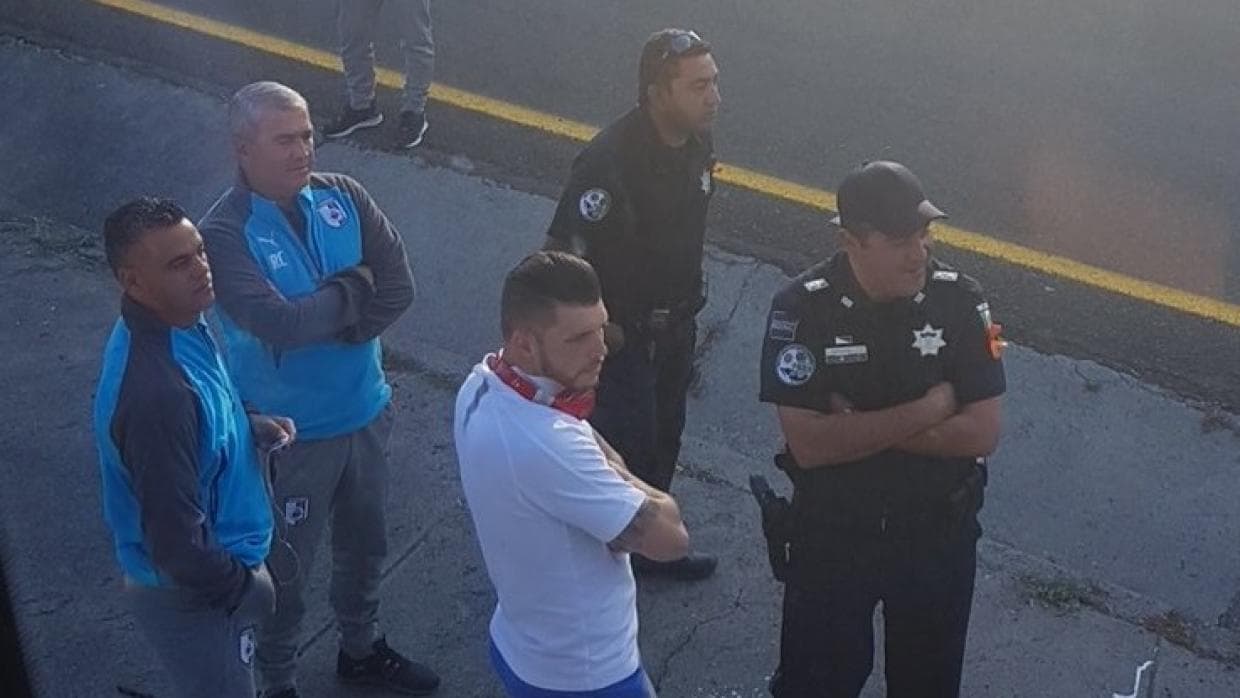 Aunque no pasó a mayores, Tiago Volpi y sus excompañeros de Querétaro cayeron en un retén de control de la Policía Federal mientras viajaban a Morelia para disputar un partido.