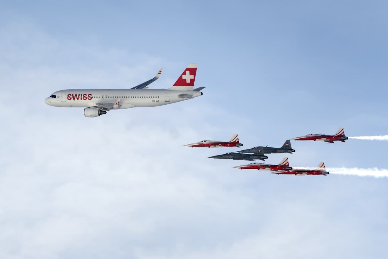 <b>Puesto 18. Swiss International Air Lines</b>
<br>
<br>La aerolínea bandera de Suiza fue reconocida por el manejo de las condiciones especiales que trajo las medidas para evitar la propagación del covid-19.
<br>
<br>En los resultados de los premios se tomaron en cuenta más de 13 millones de respuestas de los viajeros encuestados.