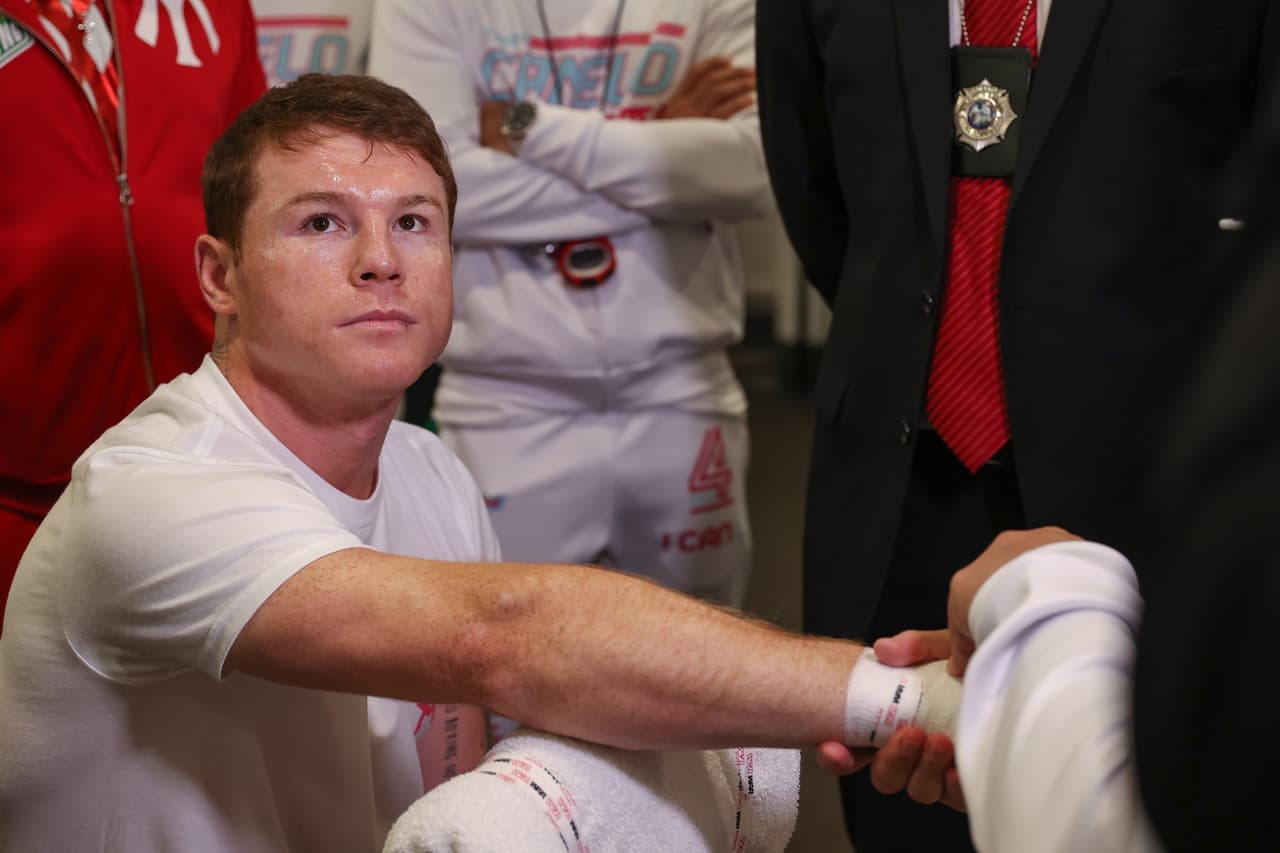 ¡Así se viven los instantes previos al pleito Canelo vs Yildirim! | Ambos combatientes ya se alistan en las instalaciones del Hard Rock Stadium.