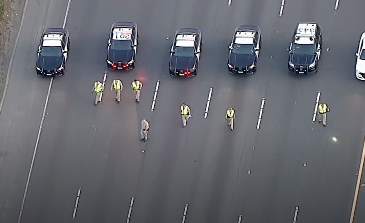 Los incidentes, que ocurrieron en menos de 18 horas, dejaron a un hombre muerto, una mujer gravemente herida y otras dos personas con heridas leves.