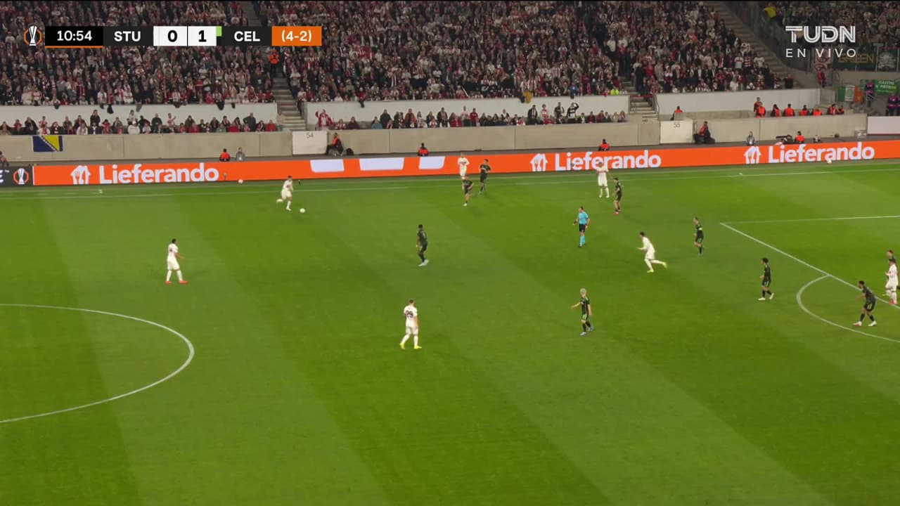 ¡TIRO ATAJADO! disparo por Jamie Leweling.