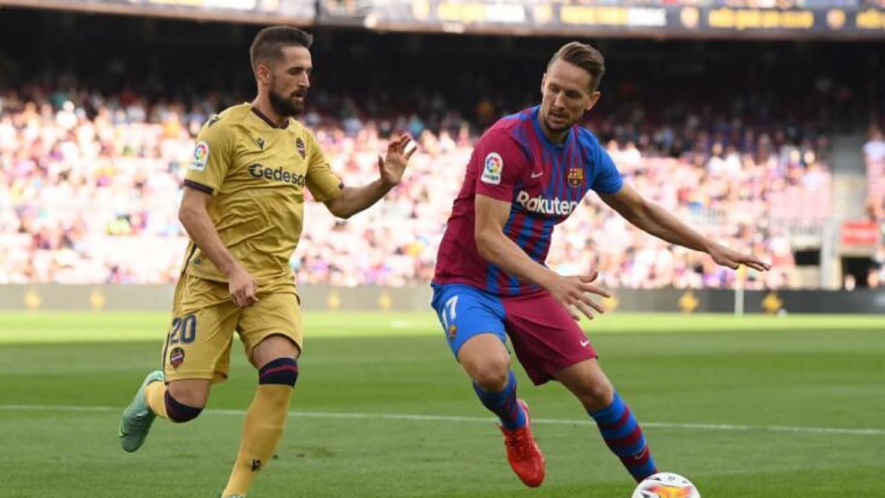 Barcelona cederá a Luuk de Jong, Ferran Torres ya tiene fecha de llegada