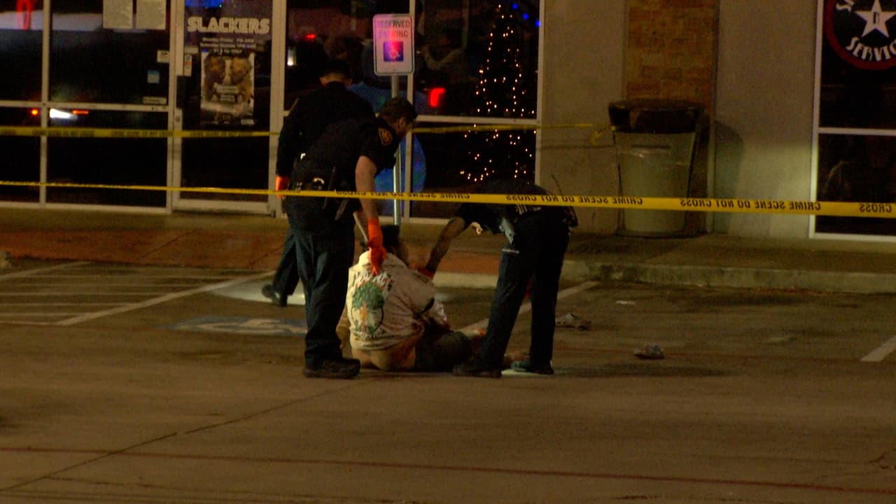 Los hechos ocurrieron alrededor de las 2:01 de la mañana en el estacionamiento del bar Slackers, en el 126 de la calle West Rector.
