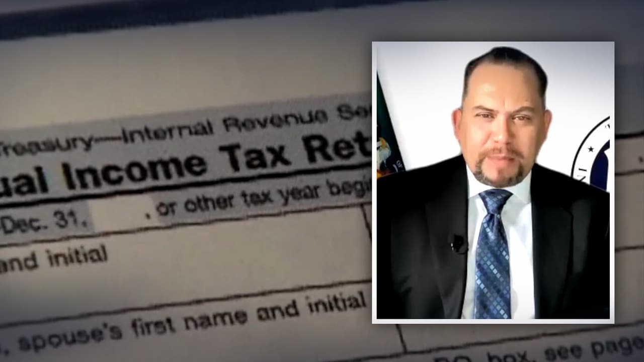 Los contribuyentes que solicitaron una prórroga para presentar su 
<b>declaración</b> del 2021 deben de hacerlo antes del lunes 17 de octubre, dijo a la comunidad de univision 45, Octavio Sáenz, portavoz del IRS.