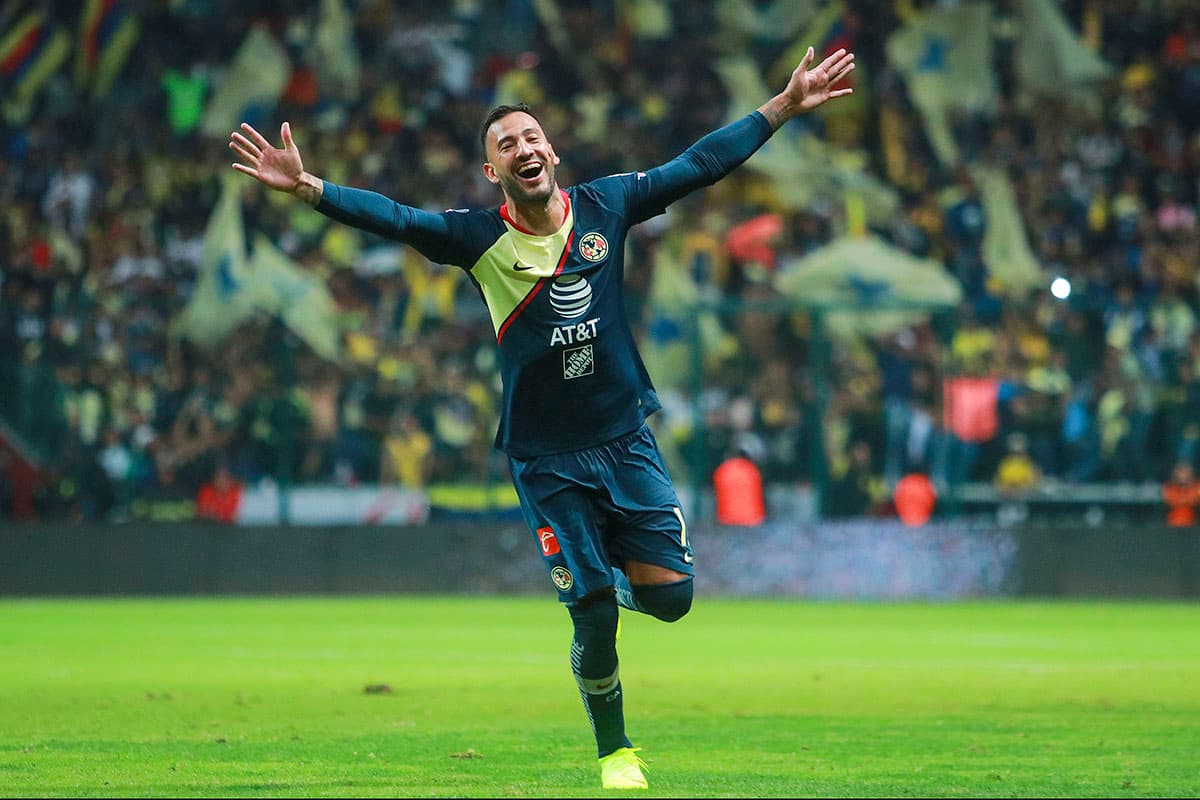 Más adelante, al minuto 26, el argentino Emmanuel Aguilera convirtió el 3-1 para el América.