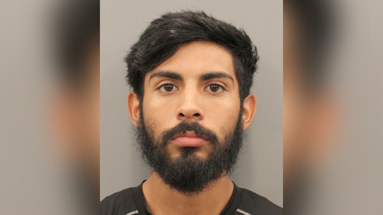 Oscar Youani Rivera, enfrenta cargos por evasión de arresto.