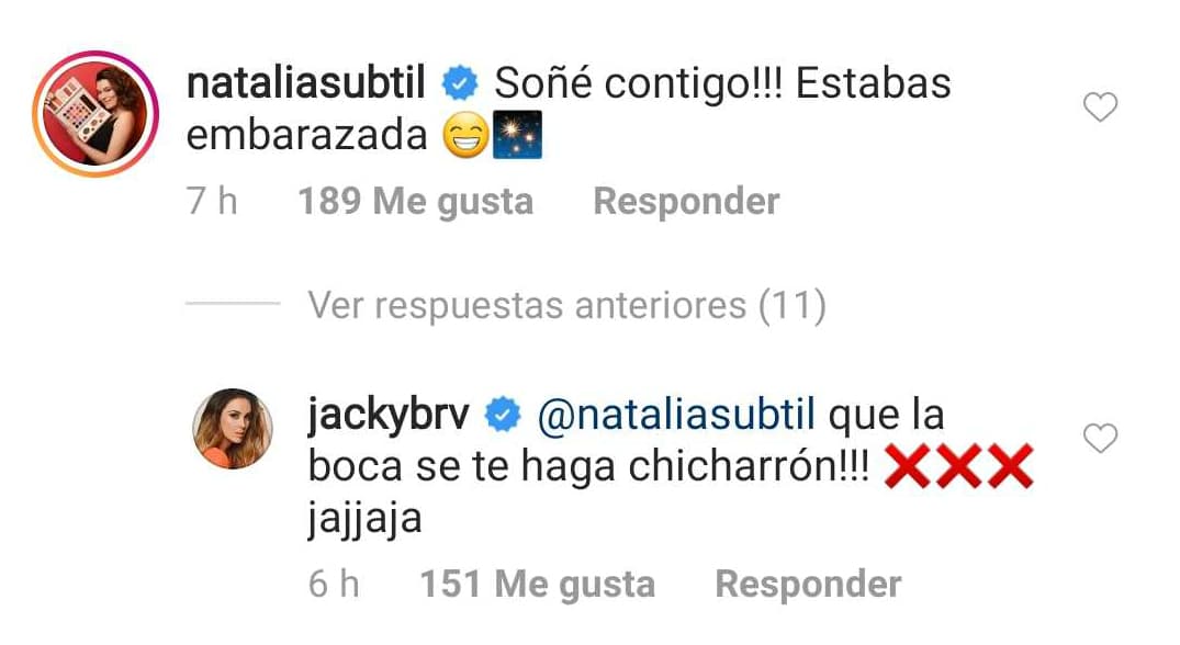 La 
<b><a href="https://www.univision.com/famosos/sergio-mayer-mori-desmiente-a-su-ex-natalia-subtil-y-asegura-que-si-comparte-con-su-hija-fotos">expareja de Sergio Mayer Mori</a></b> le contó que había soñado con ella y que 
<b>estaba esperando otro hijo</b>. Bracamontes no tardó en contestarle: "
<b>Que la boca se te haga chicharrón</b>".
<br>