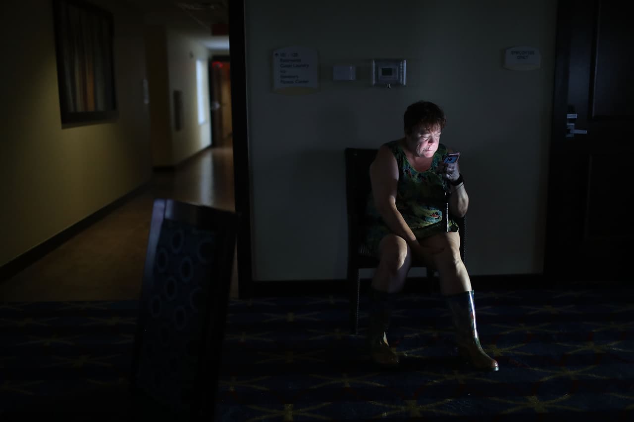 Si tiene problemas para pagar el servicio de luz en Miami-Dade debido al coronavirus, el condado le puede ayudar.