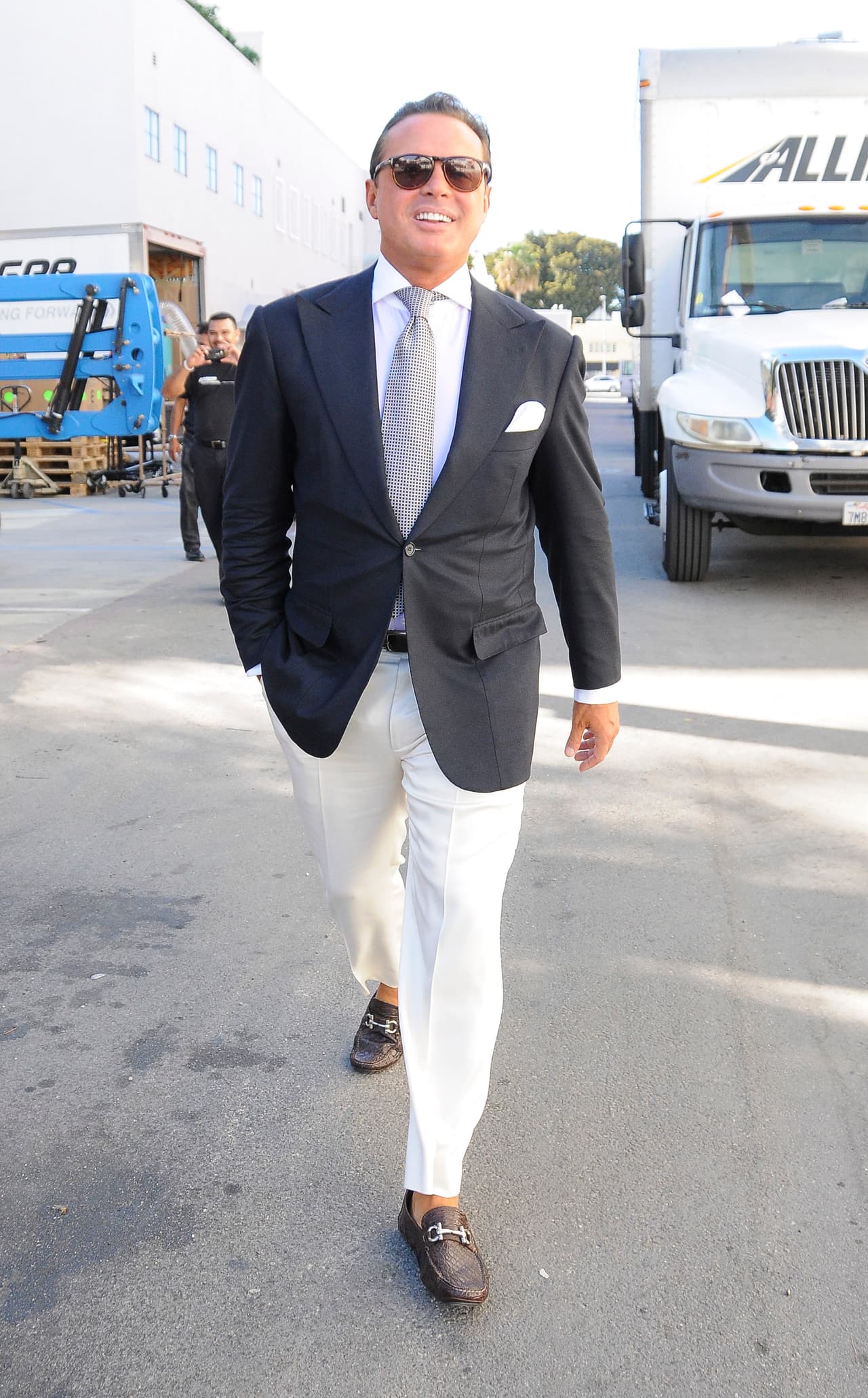 Pero todo acaba, parece que 'LuisMi' no está soportando la presión que se le ha venido encima. Se dice que una fuente confirmó al diario mexicano Reforma que la relación entre el cantante y su management es agridulce.