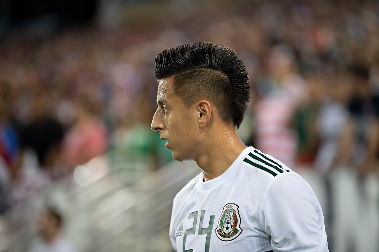 En este segundo partido de Ferretti al mando de la Selección de México ha llamado la atención el uso de jugadores jóvenes en su alineación como Roberto Alvarado (24).