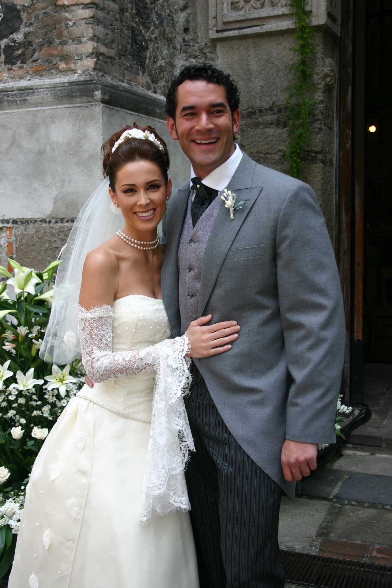 Después de que Rubí logró que Héctor Ferrer abandonara a Maribel en el altar, intentó que esto ocurriera de nuevo con Alejandro, pero la pareja sí pudo casarse.