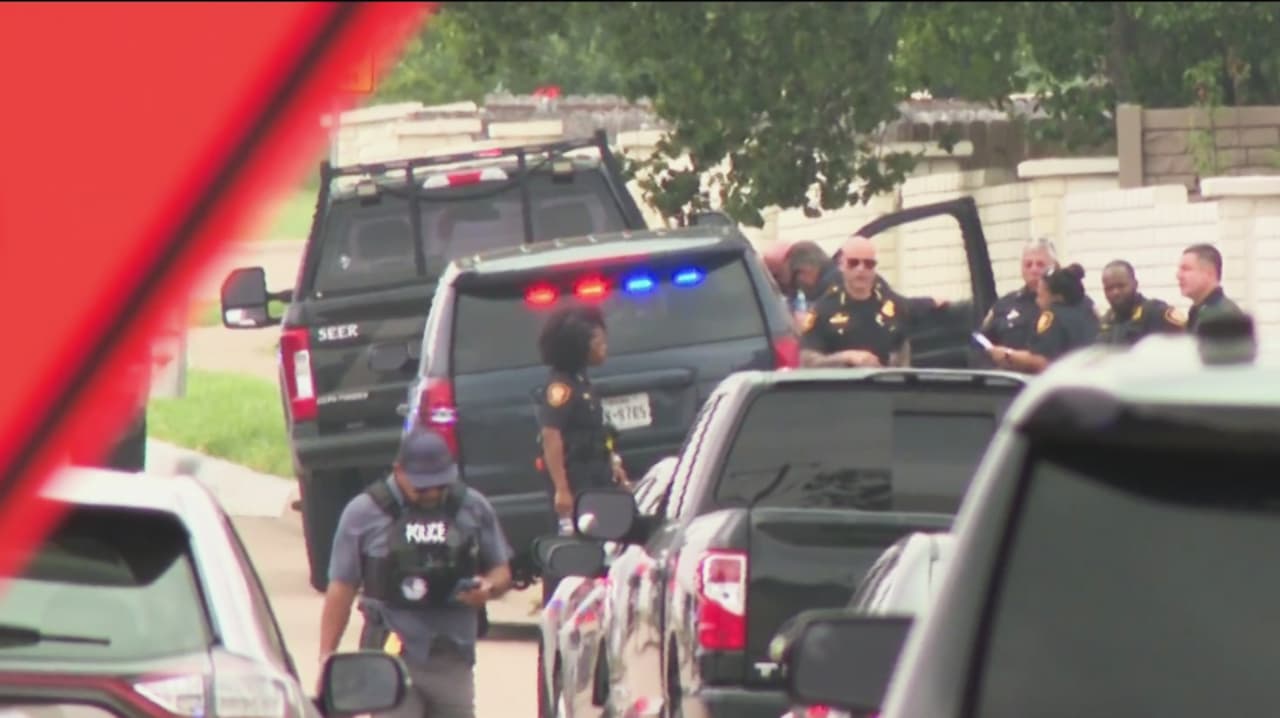 Buscan a sospechoso armado tras herir a integrante civil de la policía