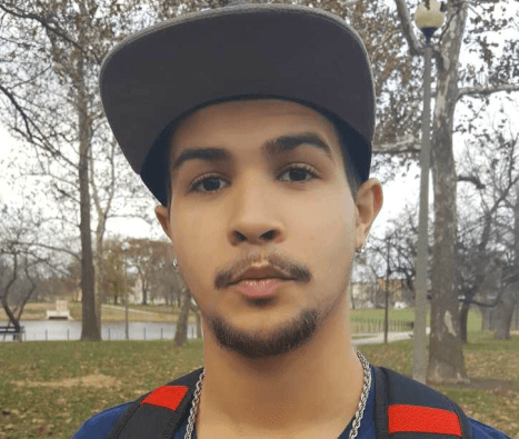 Para Justin Delgado, estudiante de 19 años, el político tomó una decisión apresurada y poco racional. "No debería irse, tiene mucho por hacer. Tiene que seguir luchando por lo que empezó, que siga ayudando a los inmigrantes, que termine de hacer su trabajo".