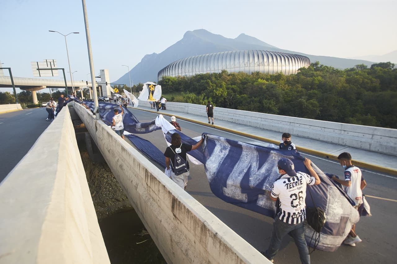 Carnaval y caravanas no faltaron previo al duelo contra los Tigres de la UANL correspondiente al Guard1anes 2020.