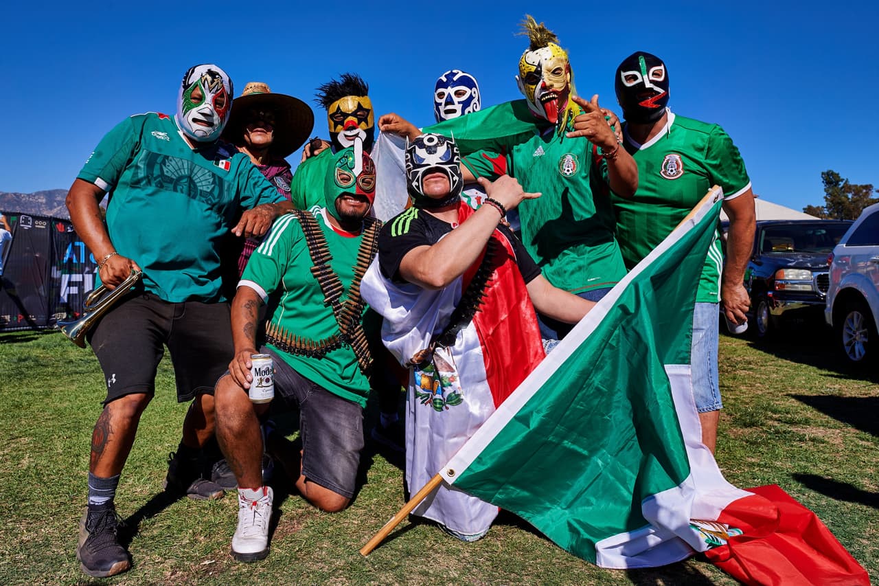 El 'Chucky' Lozano fuie el héroe en un partido apretado que se perfilaba para un empate sin goles.