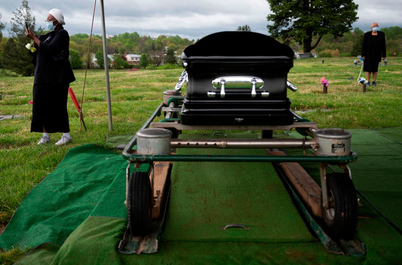 Flowers murió el lunes 6 de abril en el Inova Mount Vernon Hospital de Alejandría, Maryland.