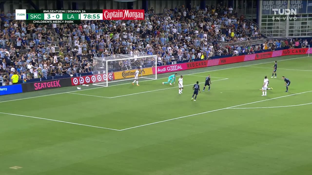 ¡TIRO ATAJADO! disparo por Rémi Walter.