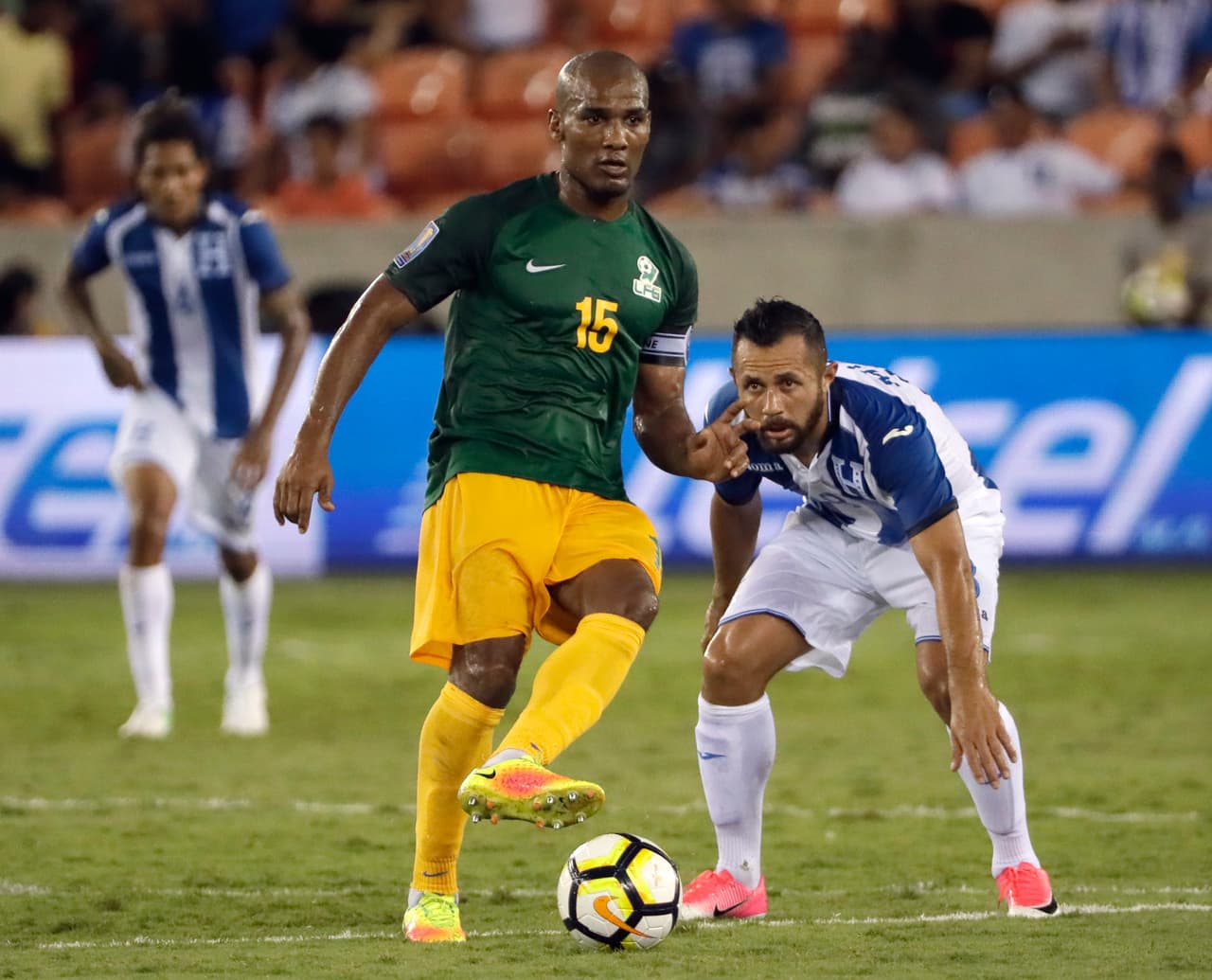 Florent Malouda aprovecha su estancia en Estados Unidos por la Copa Oro, con Guyana Francesa, para negociar su futuro. Podría firmar con Phoenix Rising, donde ya juega Didier Drogba.
