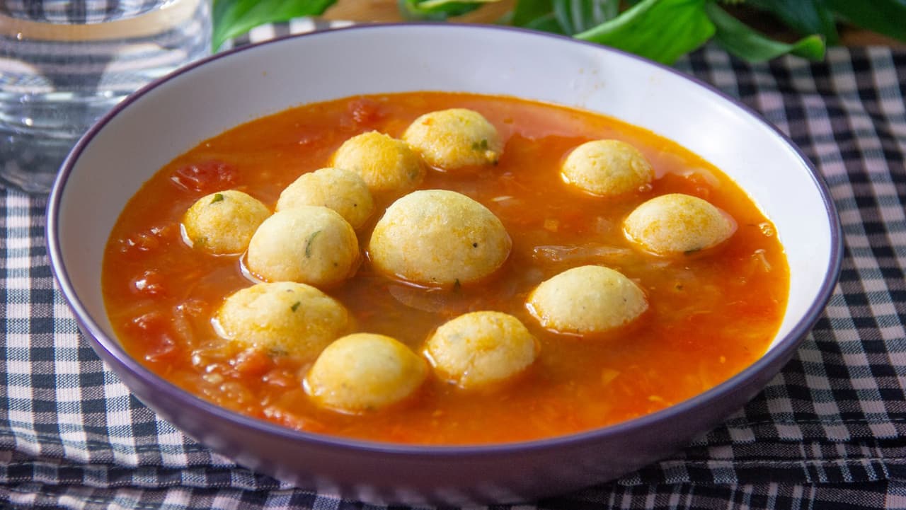 Caldo con bolitas de papa ¡muy original y delicioso!