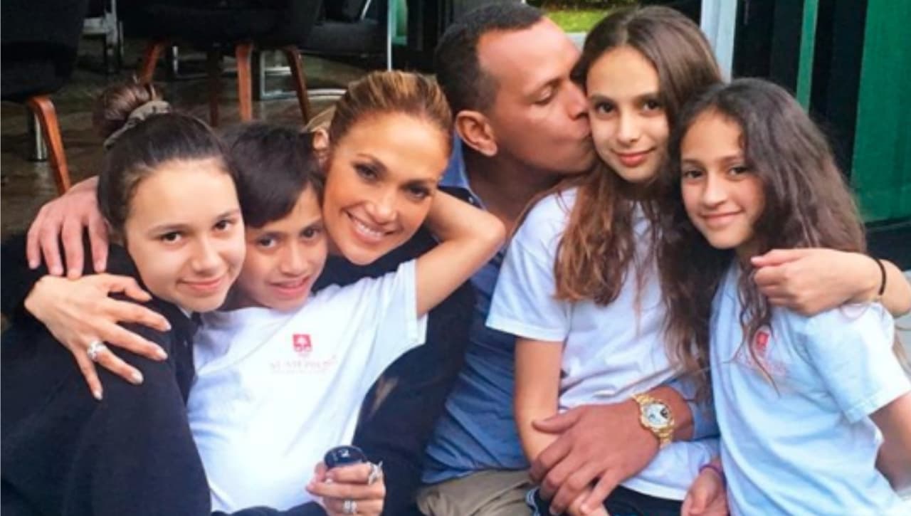 "
<b>Deseamos lo mejor para nosotros y para nuestros hijos</b>. Por respeto a ellos, el único otro comentario que tenemos que decir es gracias a todos los que han enviado palabras amables y de apoyo", informaron.
<br>