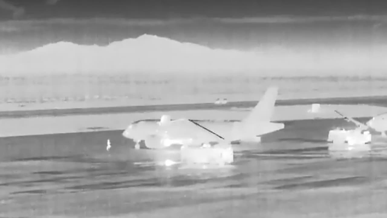 Según la familia del fallecido, éste habría sufrido una crisis mental al no poder abordar su avión, lo que había provocado su comportamiento errático que lo llevó a perder la vida.