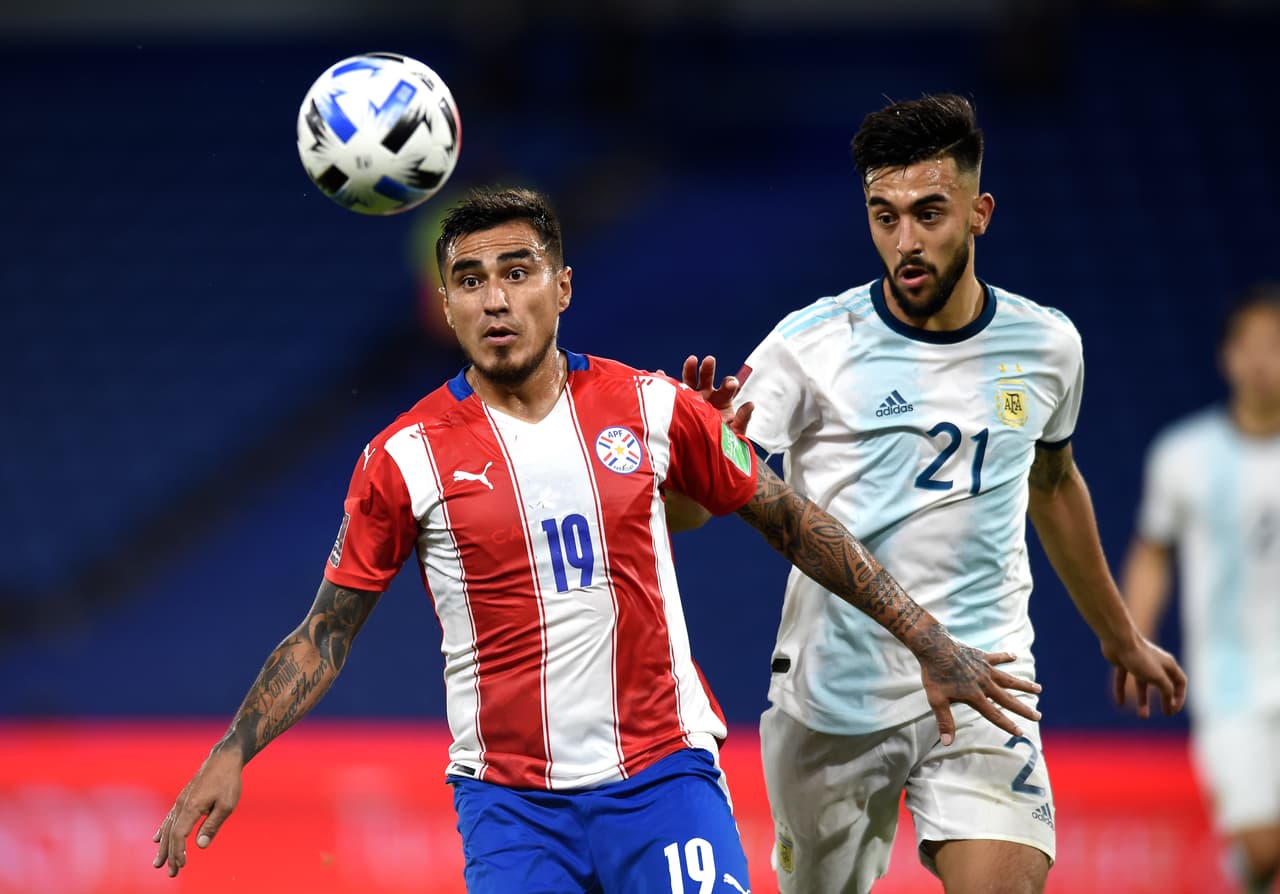 Con gol de Ángel Romero desde los 11 pasos, Paraguay consigue empatar frente a Argentina y salvan un importante punto.