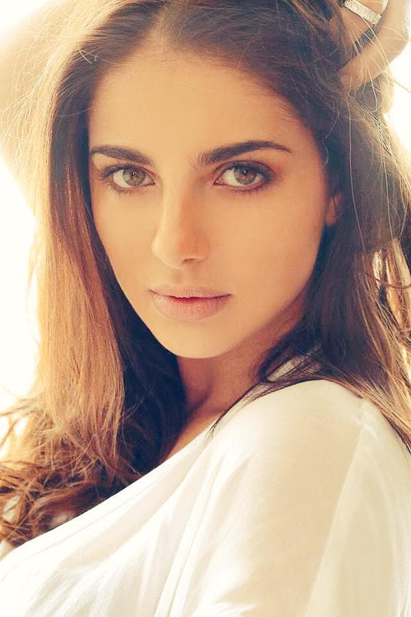 Esta hermosura de mujer tuvo a un galán que desató la envidia de muchos caballeros.