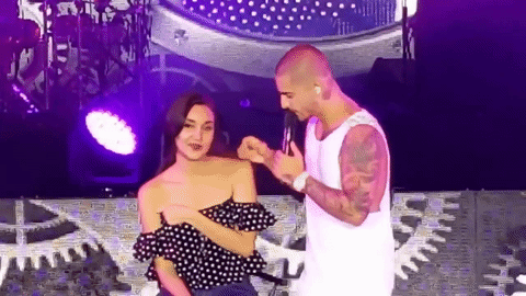 Dos semanas después de ser objeto de críticas por supuestamente 
<b><a href="https://www.univision.com/musica/maluma-desprecia-a-fan-en-un-concierto-en-guadalajara-mexico-video">despreciar a una fanática que se subió al escenario durante su concierto en Guadalajara</a></b>, México, el cantautor colombiano 
<b><a href="https://www.univision.com/musica/ella-si-atrapo-a-maluma-conoce-a-la-que-parece-ser-su-nueva-novia">Maluma hizo frente al tema </a></b>y confesó por qué se alejó de la jovencita.
<br>