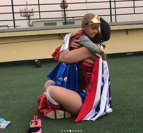 Ariadne Díaz no tenía pensado compartir su experiencia, pero hubo algo que la hizo cambia de opinión: "Aunque quería guardarme para mi solita esta experiencia, quise compartirles esto porque creo firmemente que el que no vive para servir, no sirve para vivir". 
<br>