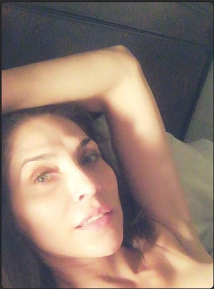 En Instagram, la actriz dijo que el proceso clínico lo está pasando sin compañía porque así lo quiere: "Voy a los médicos y a los exámenes sola. A veces debo buscar alguien que me acompañe a alguno porque me anestesian y no dejan que estés sola. En general amo mi soledad y decidí vivir la vida en soledad porque es la manera que me siento cómoda". 
<br>