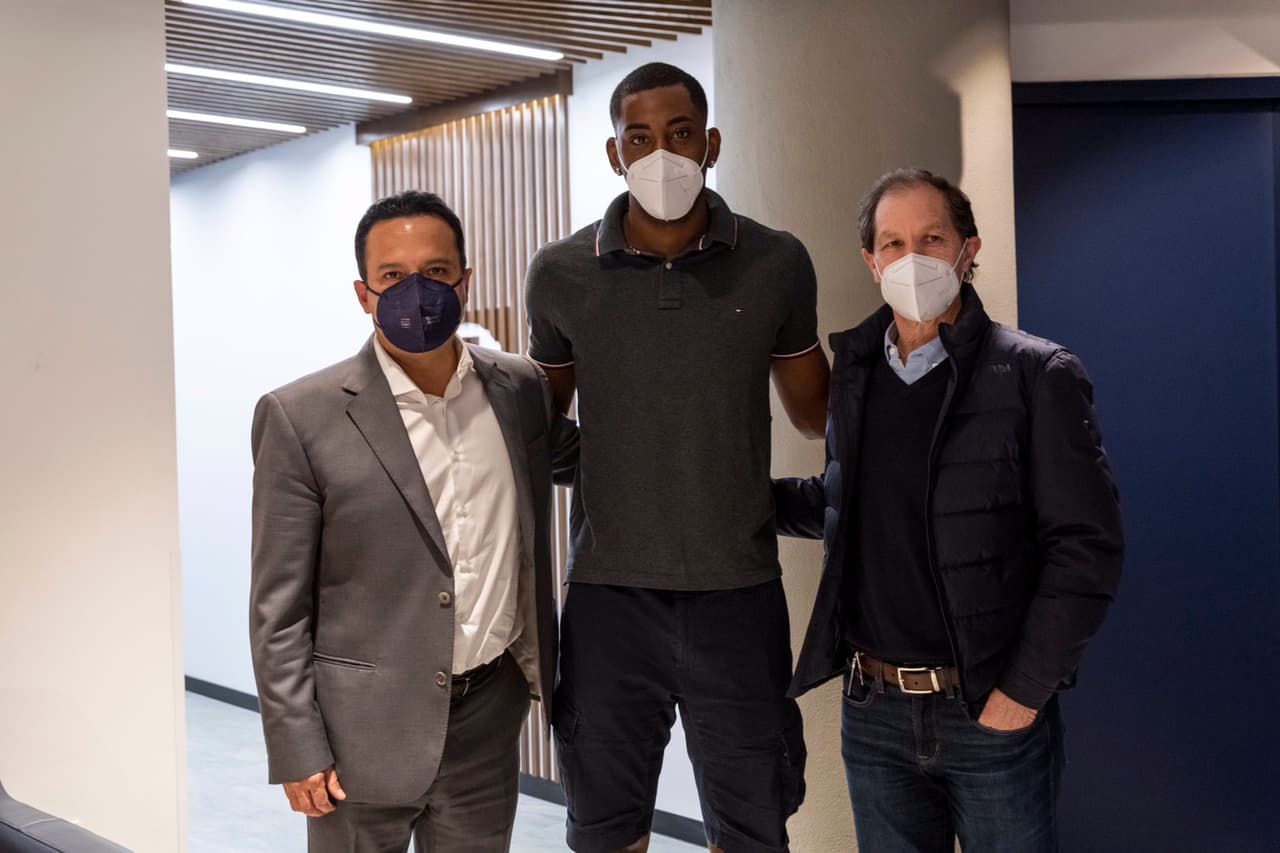 Cruz Azul firmó al delantero uruguayo Gonzalo Carneiro que se cotizó por sus actuaciones con el Liverpool de su país.