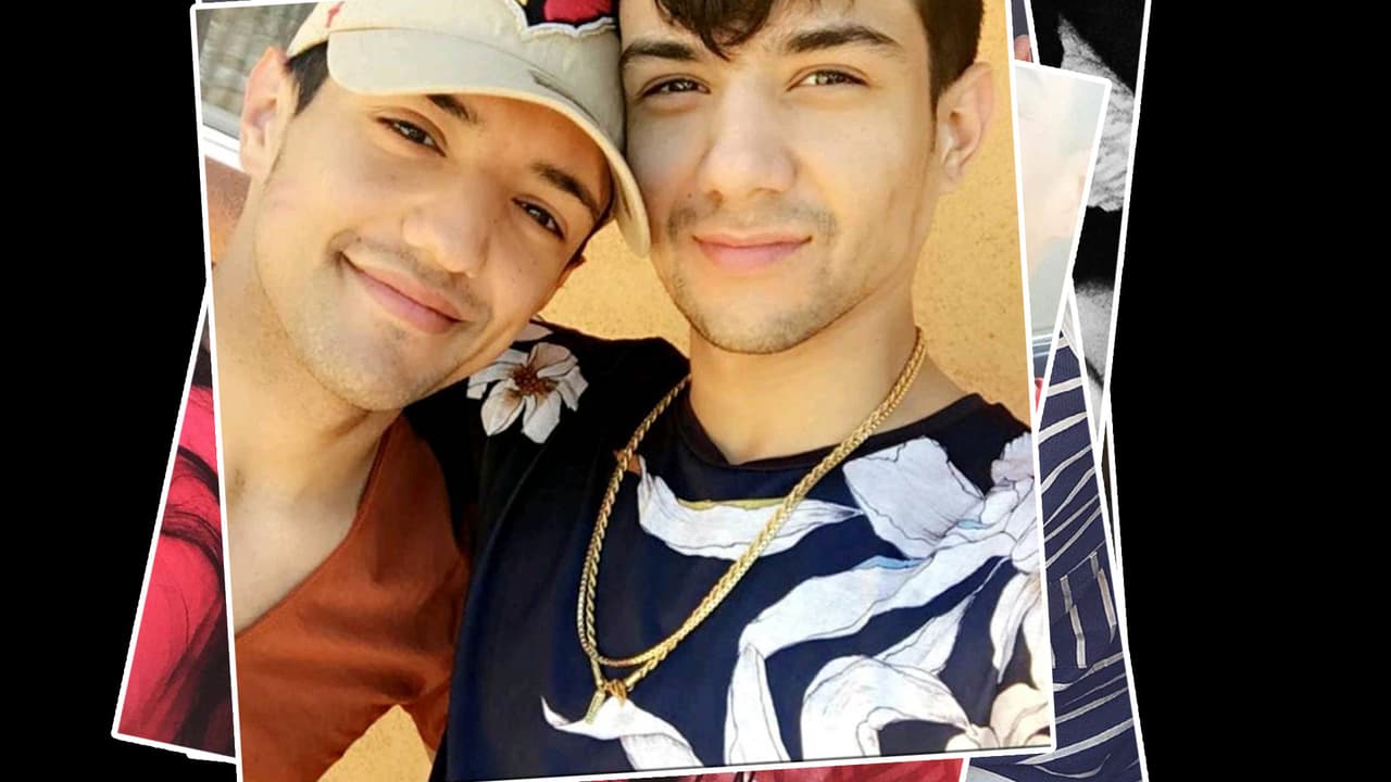 El capitán de Va Por Ti vive orgulloso de sus hermanos, Bebe y Mireya Coronel, quienes también cuentan con miles de seguidores en las redes sociales. Bebe canta, baila y modelo y Mireya tiene una boutique de moda . No hay duda de que los hermanos Coronel están de moda.