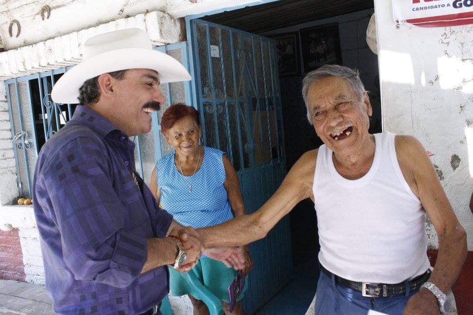Ernesto Pérez se mantuvo muy cerca de su público durante toda la campaña.